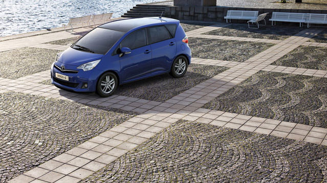 Toyota Vers S