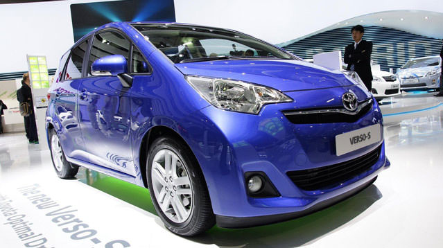 Toyota Vers S