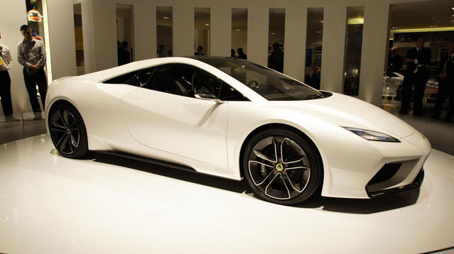 Lotus'un Paris'te tanıttığı modeller