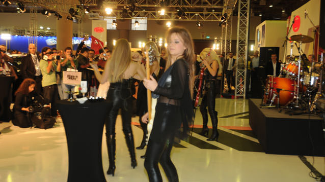 Autoshow'un en güzel kızları
