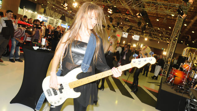 Autoshow'un en güzel kızları