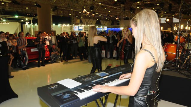 Autoshow'un en güzel kızları