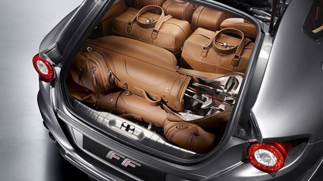 Yeni 4x4 Ferrari FF Detayları