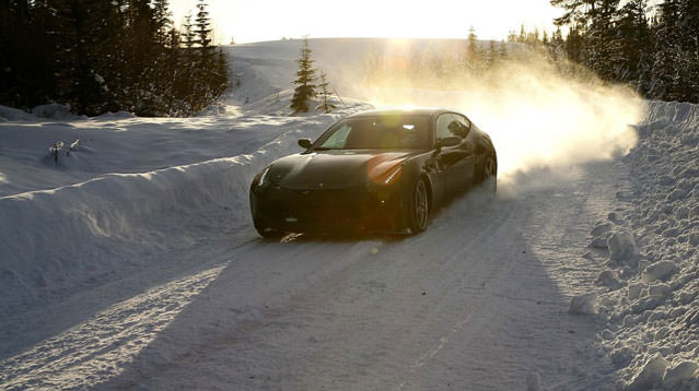 Yeni 4x4 Ferrari FF Detayları