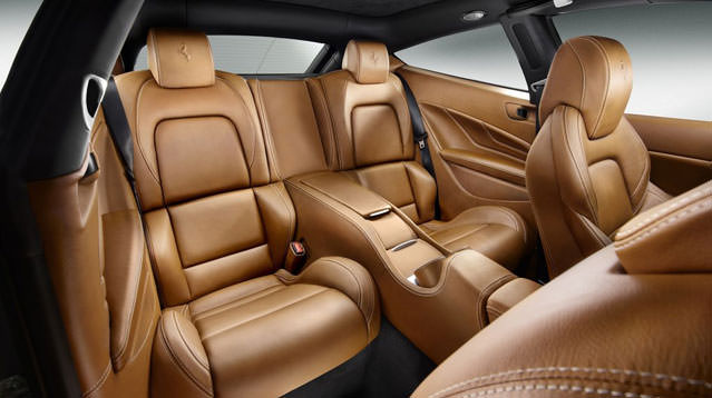 Yeni 4x4 Ferrari FF Detayları