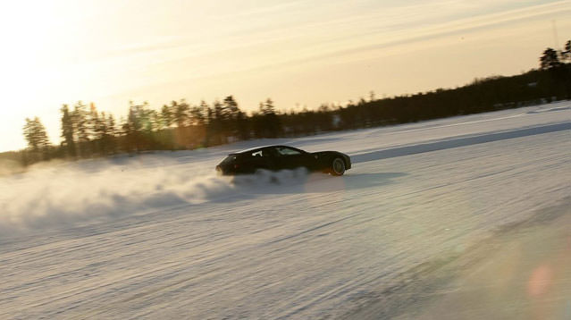 Yeni 4x4 Ferrari FF Detayları