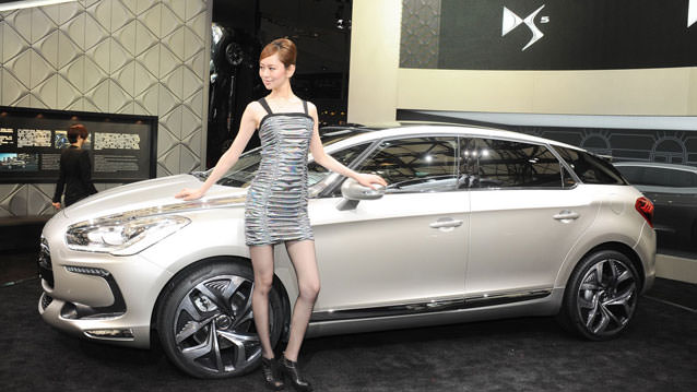 Şanghay Otomobil Fuarı'nın Güzelleri