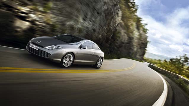 Laguna Coupe'ye 2012 Dokunuşu