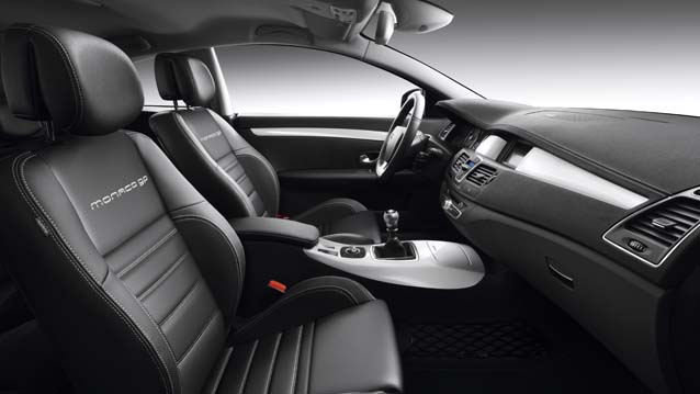 Laguna Coupe'ye 2012 Dokunuşu