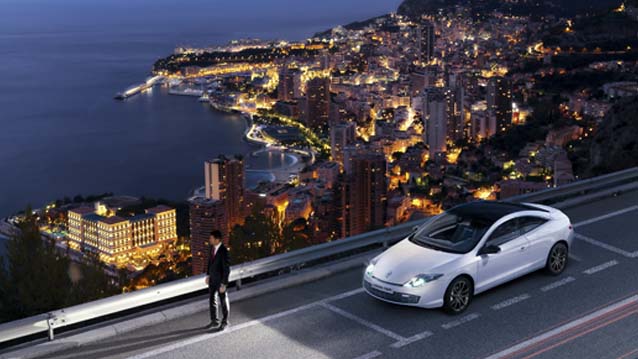 Laguna Coupe'ye 2012 Dokunuşu