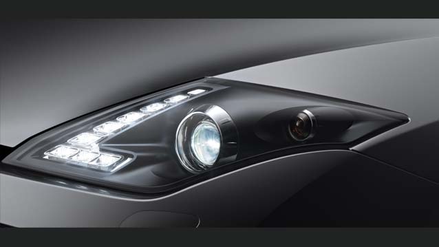 Laguna Coupe'ye 2012 Dokunuşu