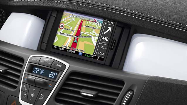 Laguna Coupe'ye 2012 Dokunuşu