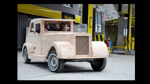 Karadenizli Tahtadan Otomobil Yaptı