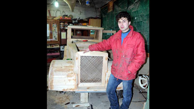 Karadenizli Tahtadan Otomobil Yaptı