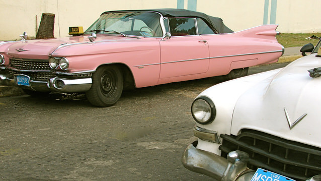 Küba'nın Renkli Otomobilleri