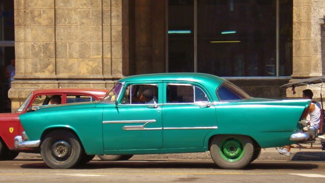 Küba'nın Renkli Otomobilleri