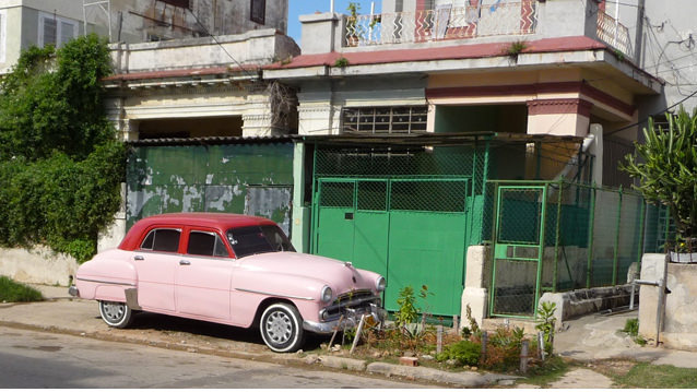 Küba'nın Renkli Otomobilleri