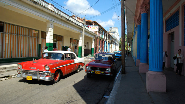 Küba'nın Renkli Otomobilleri