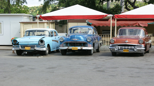 Küba'nın Renkli Otomobilleri