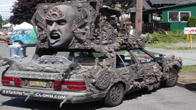 Birbirinden Tuhaflar