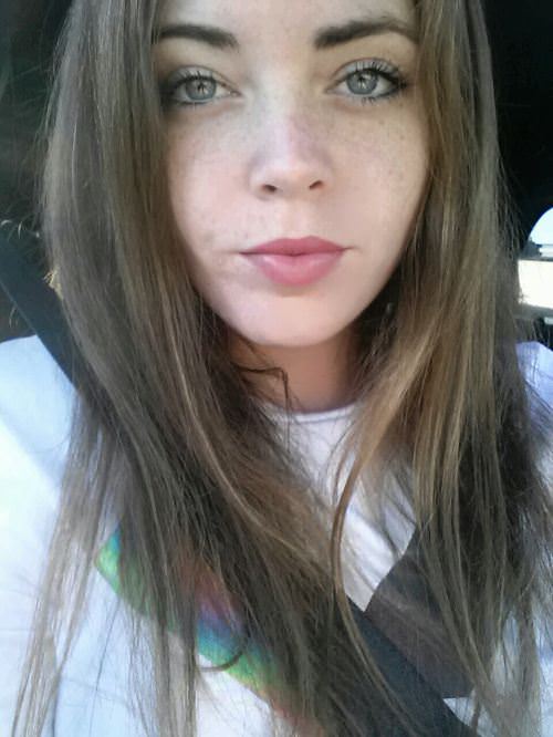 Otomobil Kullanırken Selfie Modası