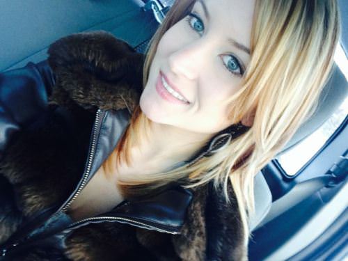 Otomobil Kullanırken Selfie Modası