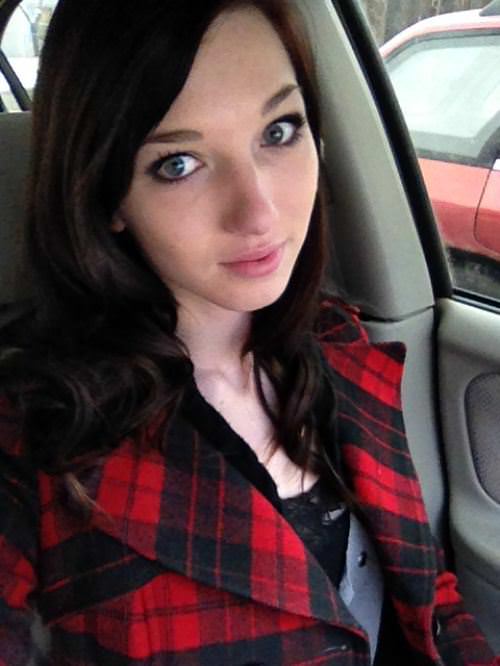 Otomobil Kullanırken Selfie Modası