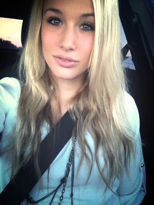 Otomobil Kullanırken Selfie Modası