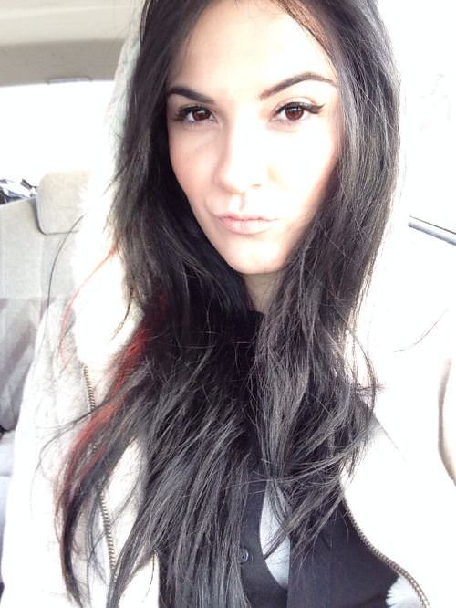 Otomobil Kullanırken Selfie Modası