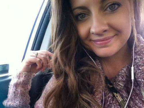 Otomobil Kullanırken Selfie Modası