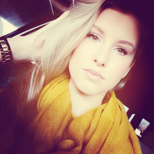 Otomobil Kullanırken Selfie Modası