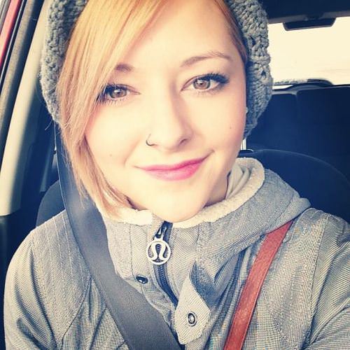 Otomobil Kullanırken Selfie Modası