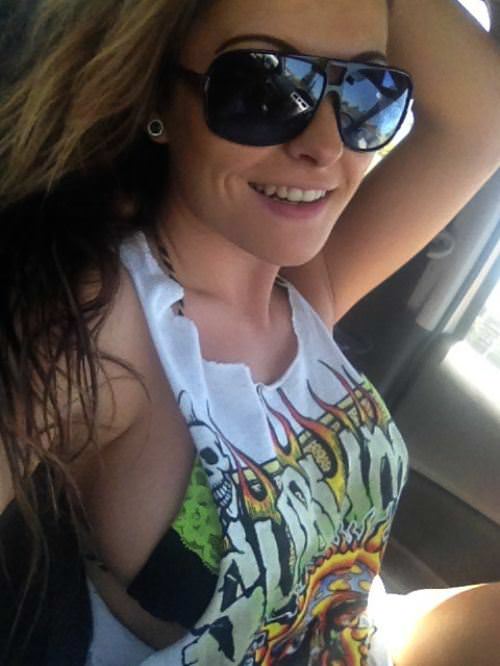 Otomobil Kullanırken Selfie Modası