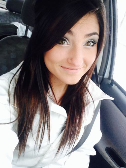 Otomobil Kullanırken Selfie Modası