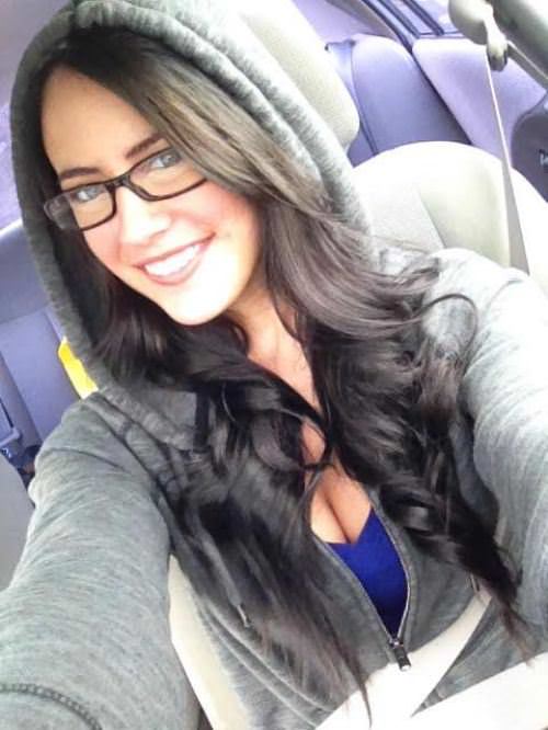 Otomobil Kullanırken Selfie Modası