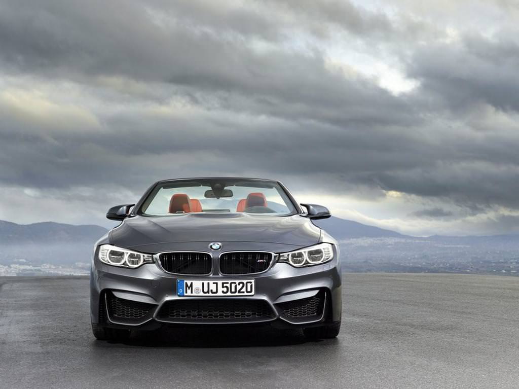 BMW M4 Üstünü Açtı