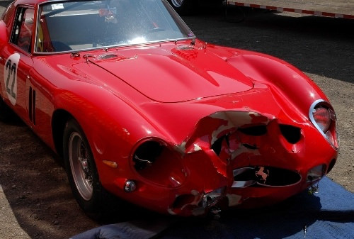 Klasik Otomobillerin Akıl Almaz Kazaları