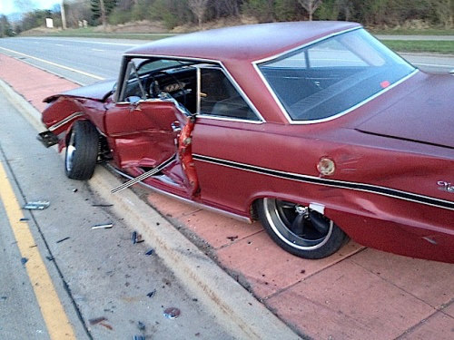 Klasik Otomobillerin Akıl Almaz Kazaları