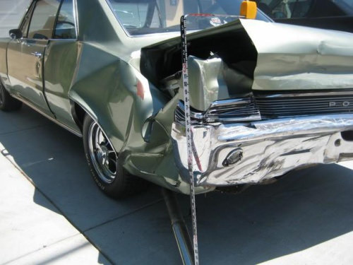 Klasik Otomobillerin Akıl Almaz Kazaları