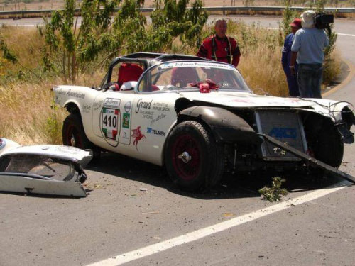 Klasik Otomobillerin Akıl Almaz Kazaları