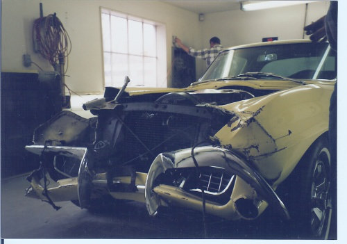 Klasik Otomobillerin Akıl Almaz Kazaları