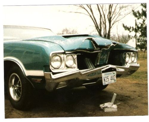 Klasik Otomobillerin Akıl Almaz Kazaları