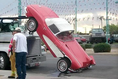 Klasik Otomobillerin Akıl Almaz Kazaları