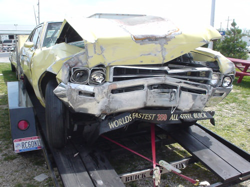 Klasik Otomobillerin Akıl Almaz Kazaları