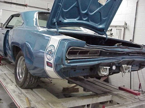 Klasik Otomobillerin Akıl Almaz Kazaları