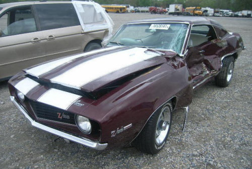 Klasik Otomobillerin Akıl Almaz Kazaları