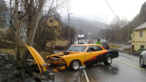 Klasik Otomobillerin Akıl Almaz Kazaları