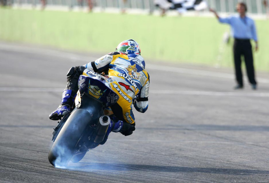 Motosikletler de Yanlar