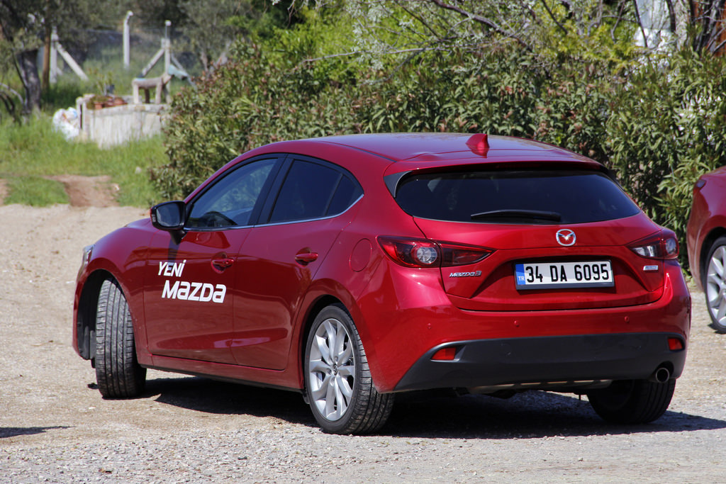 Yeni Mazda3 Türkiye'de