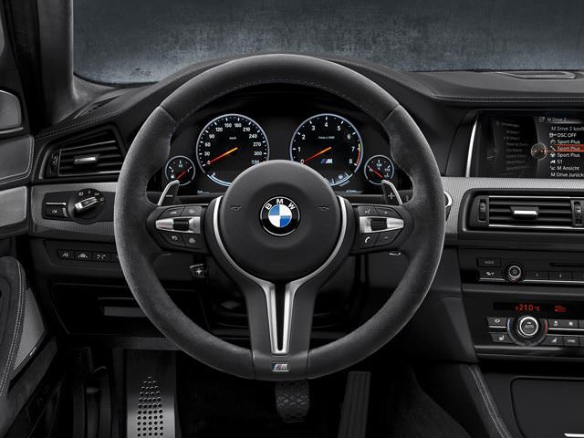 M5 30. Yılını Kutluyor